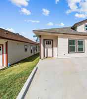 featured image of 613 W Elm St