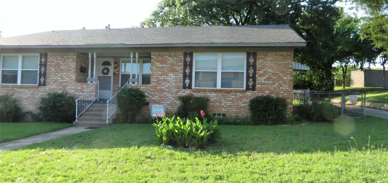 10905 Lake Gardens Dr - Photo 2 of 9