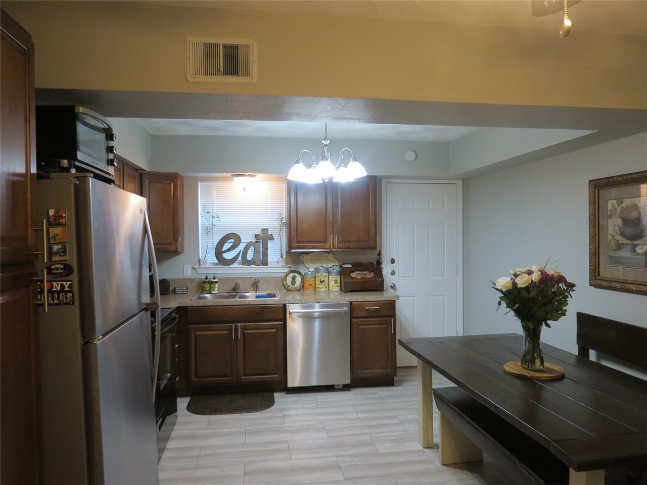 10905 Lake Gardens Dr - Photo 6 of 9