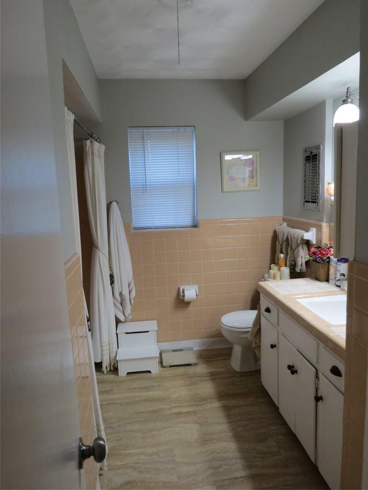 10905 Lake Gardens Dr - Photo 7 of 9