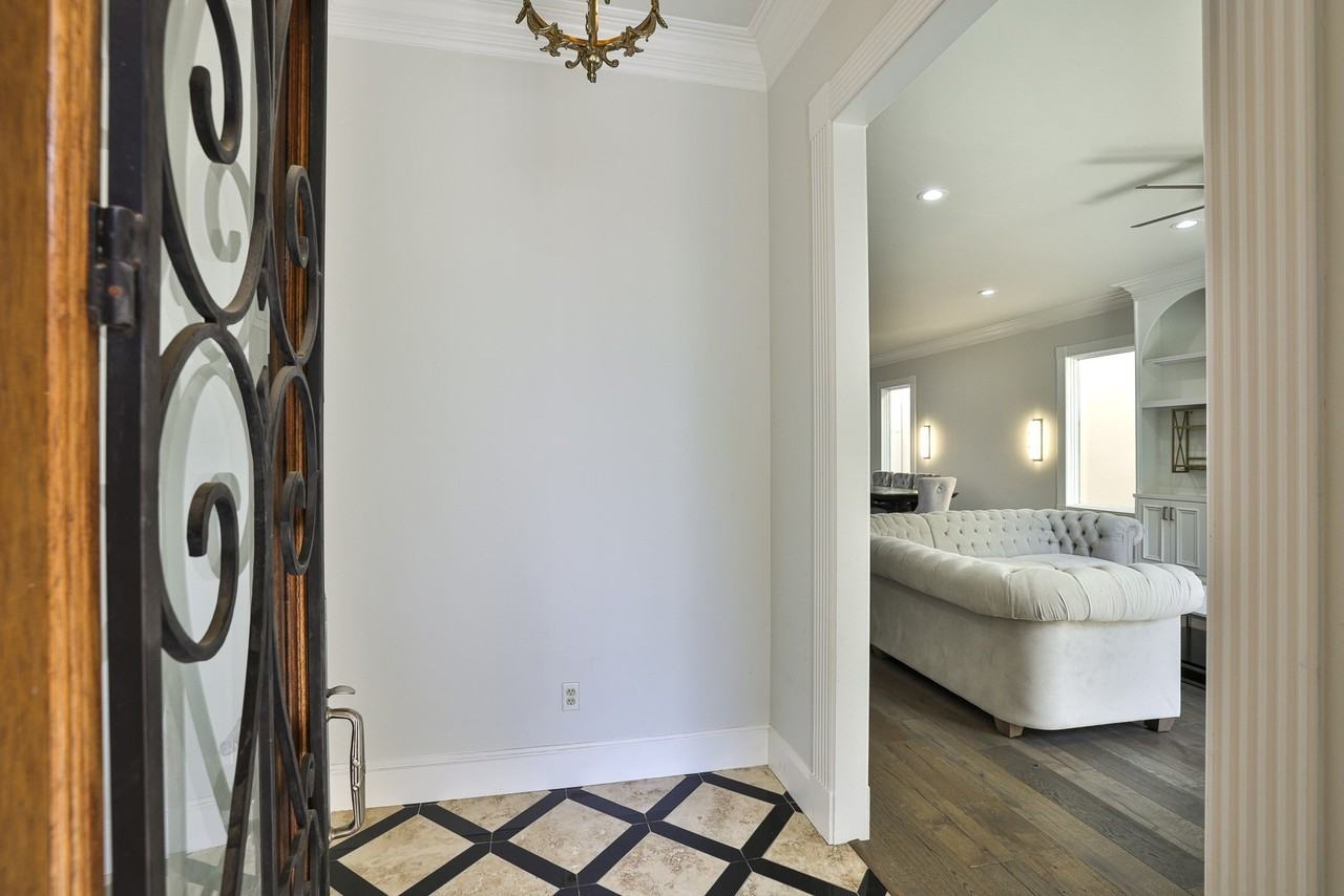 5004 Byers Ave - Photo 6 of 40