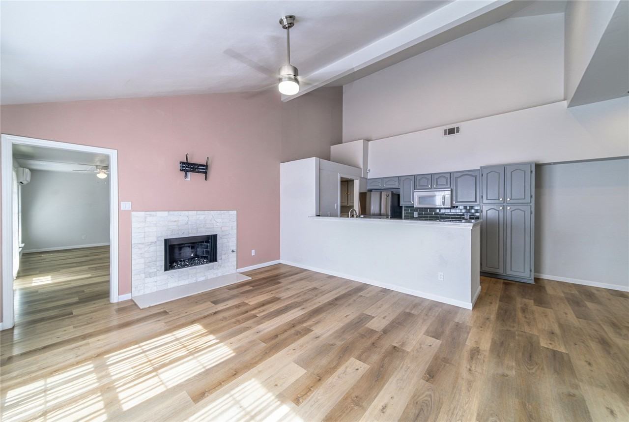 6344 Winton St - Photo 3 of 15