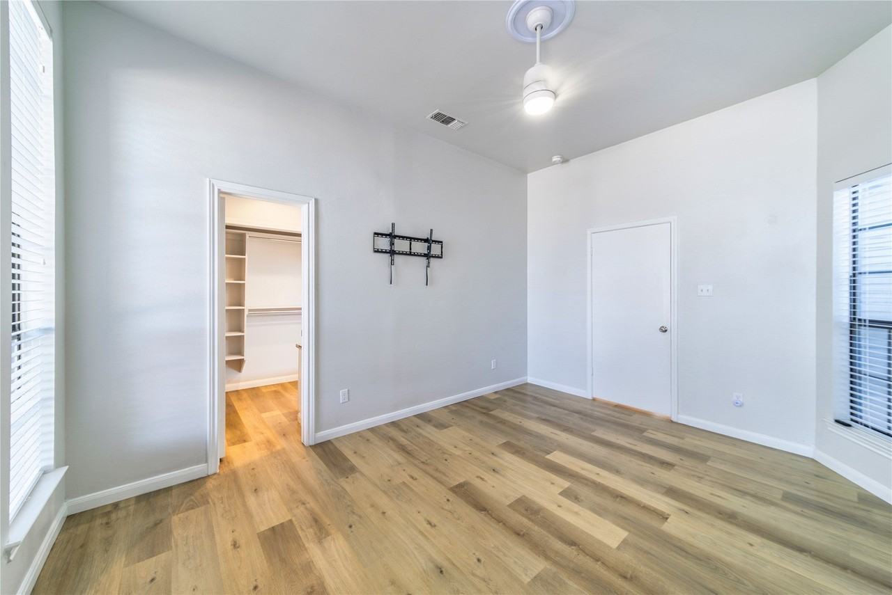 6344 Winton St - Photo 7 of 15