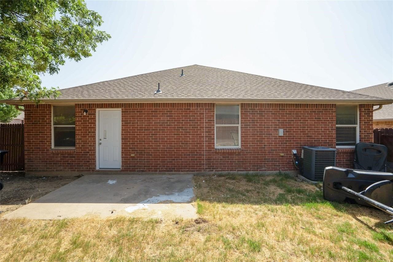 13165 Barbarosa Dr - Photo 2 of 17