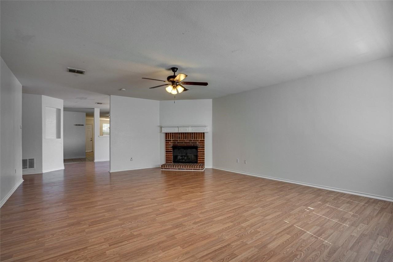 13165 Barbarosa Dr - Photo 3 of 17