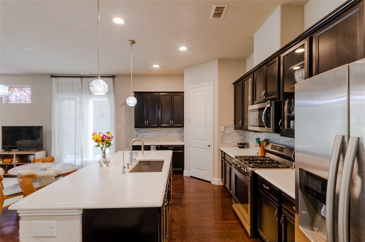 1448 Pebble Way - Photo 4 of 25