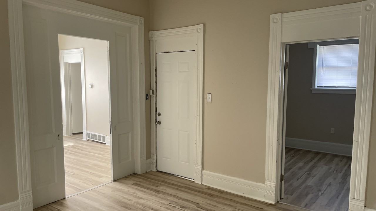 1324B S 11th St - Photo 5 of 10