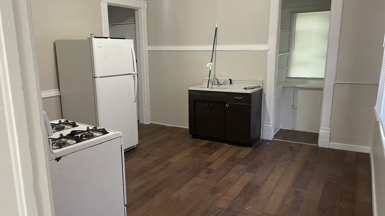 1324B S 11th St - Photo 6 of 10