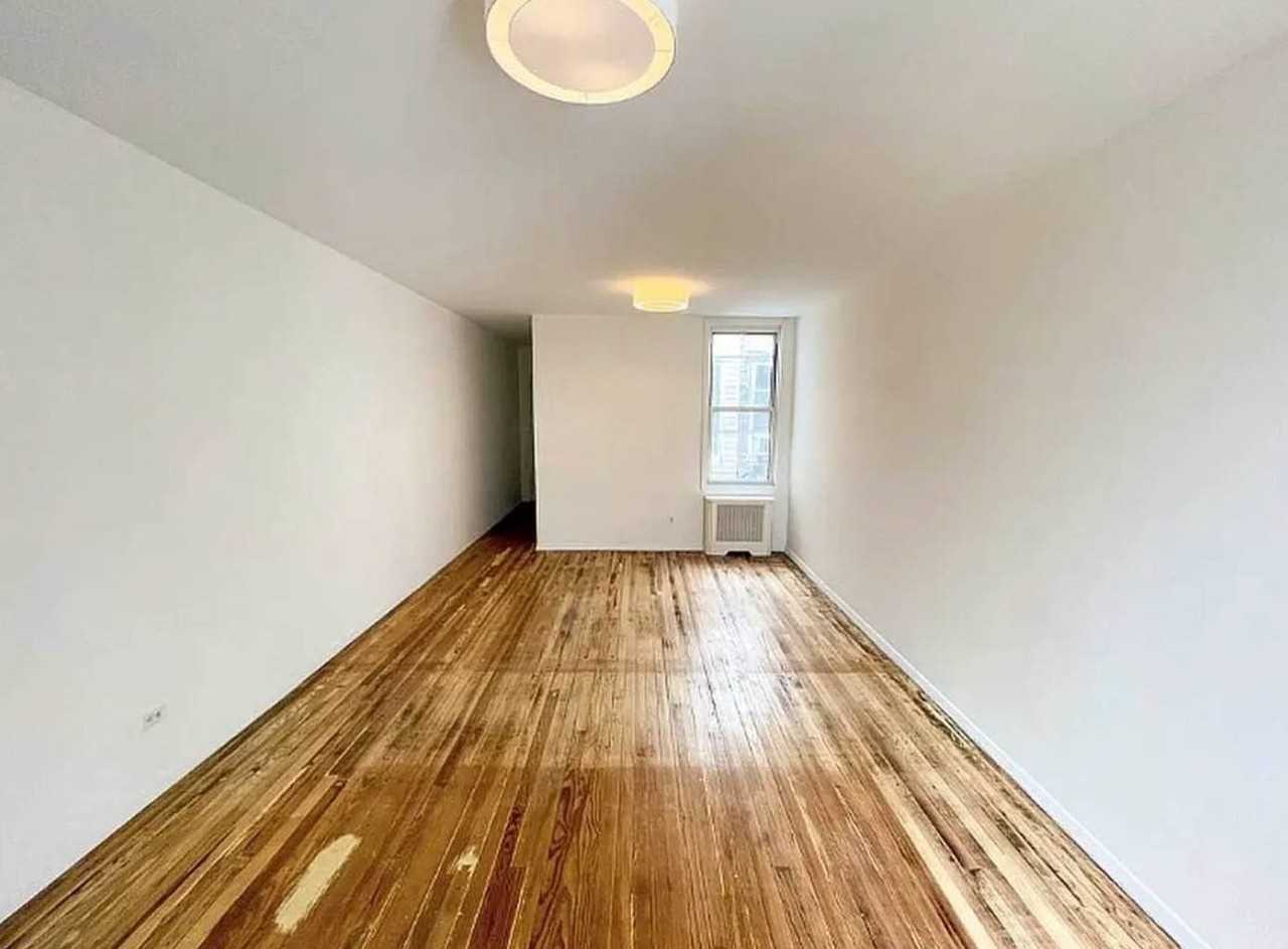 7243 60th Ln #2R - Photo 4 of 7