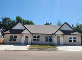 102 S Walnut St - Photo 1 of 1