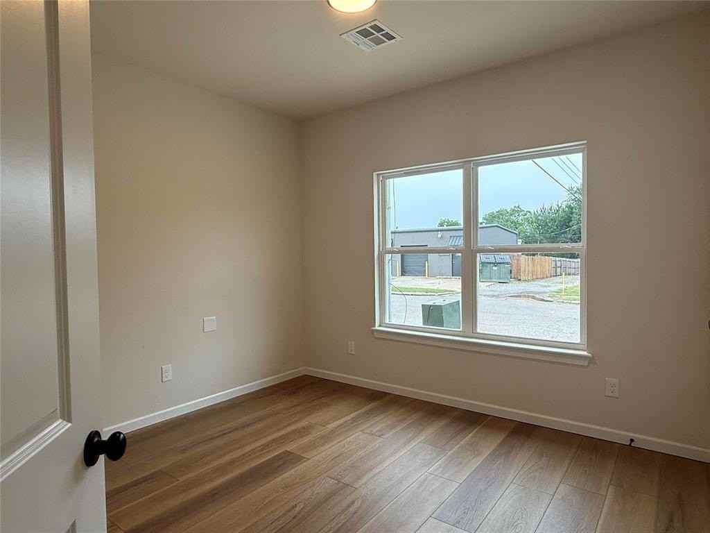 102 S Walnut St - Photo 7 of 16