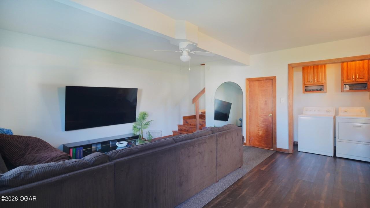 1540 Chouteau Ave - Photo 3 of 9
