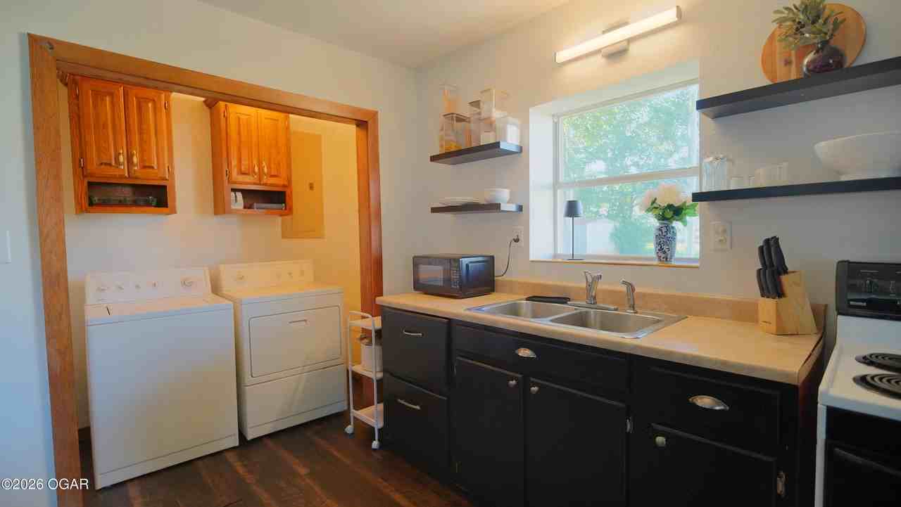 1540 Chouteau Ave - Photo 5 of 9