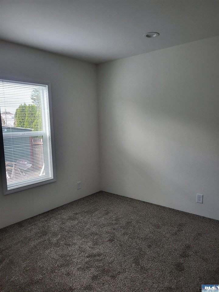 340 W Prairie St Trlr 11 - Photo 4 of 6