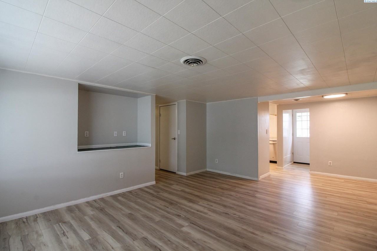 1021 Sanford Ave - Photo 5 of 16