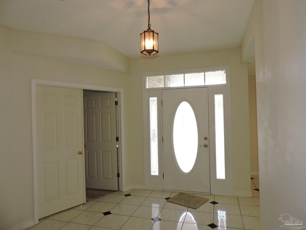 1781 Silas Cir - Photo 3 of 34