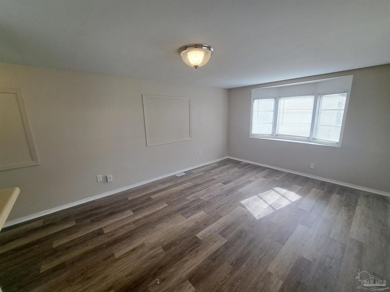 2821 Hillcrest Ave #11 - Photo 3 of 18