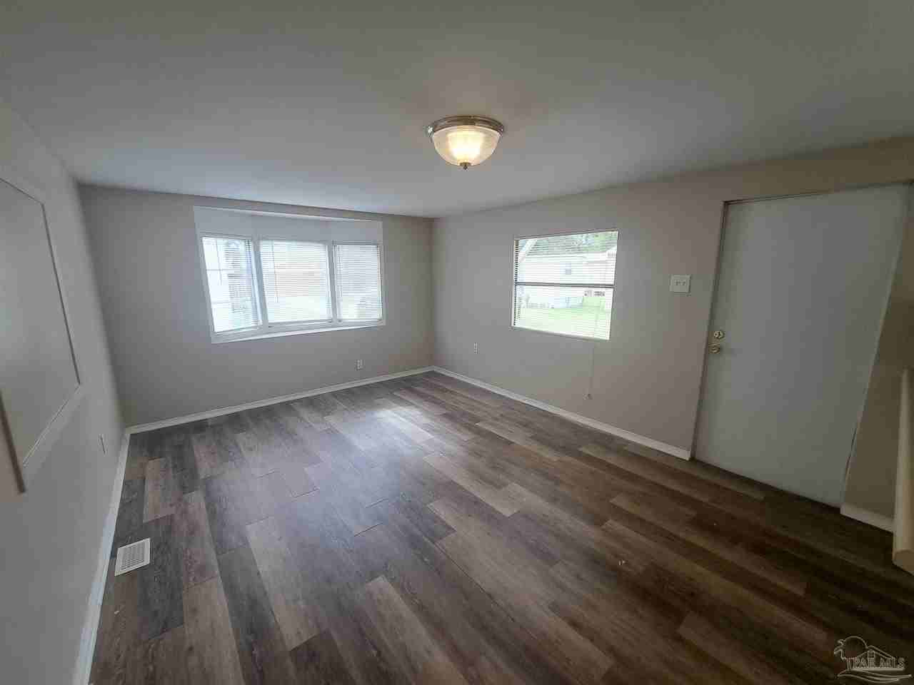 2821 Hillcrest Ave #11 - Photo 4 of 18