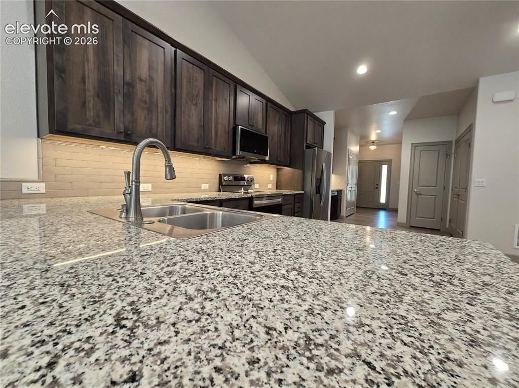 538 Brecken Ct - Photo 4 of 26
