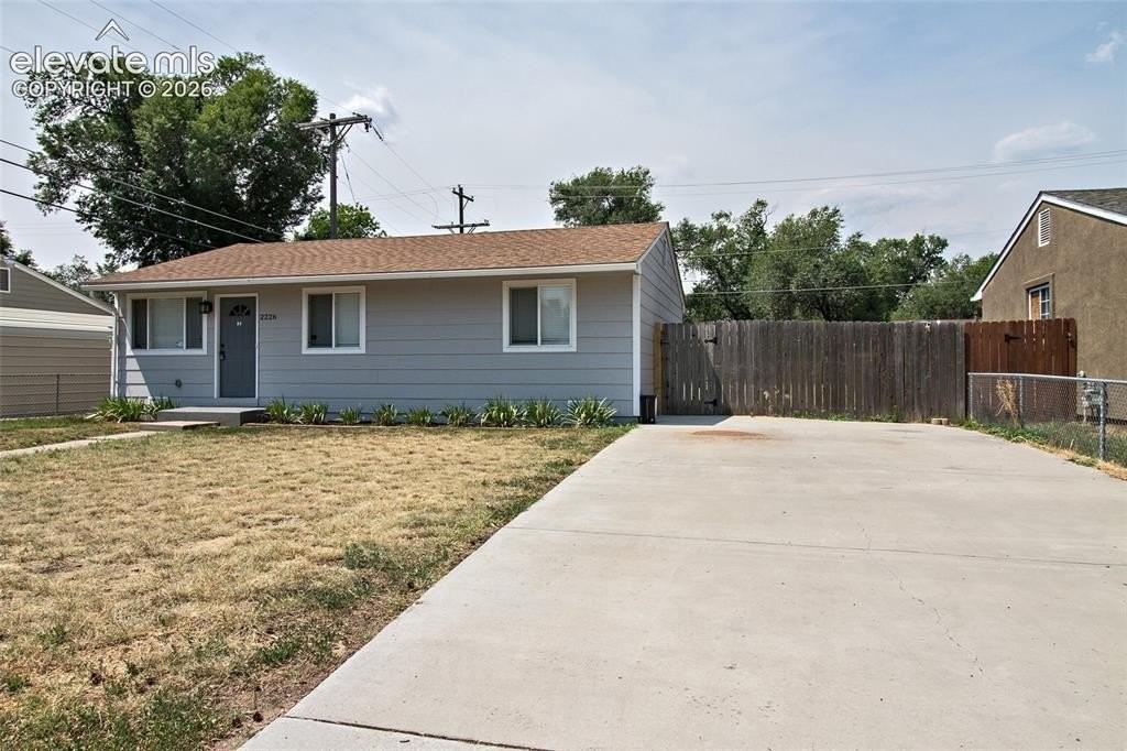 2226 Bison Dr - Photo 2 of 19