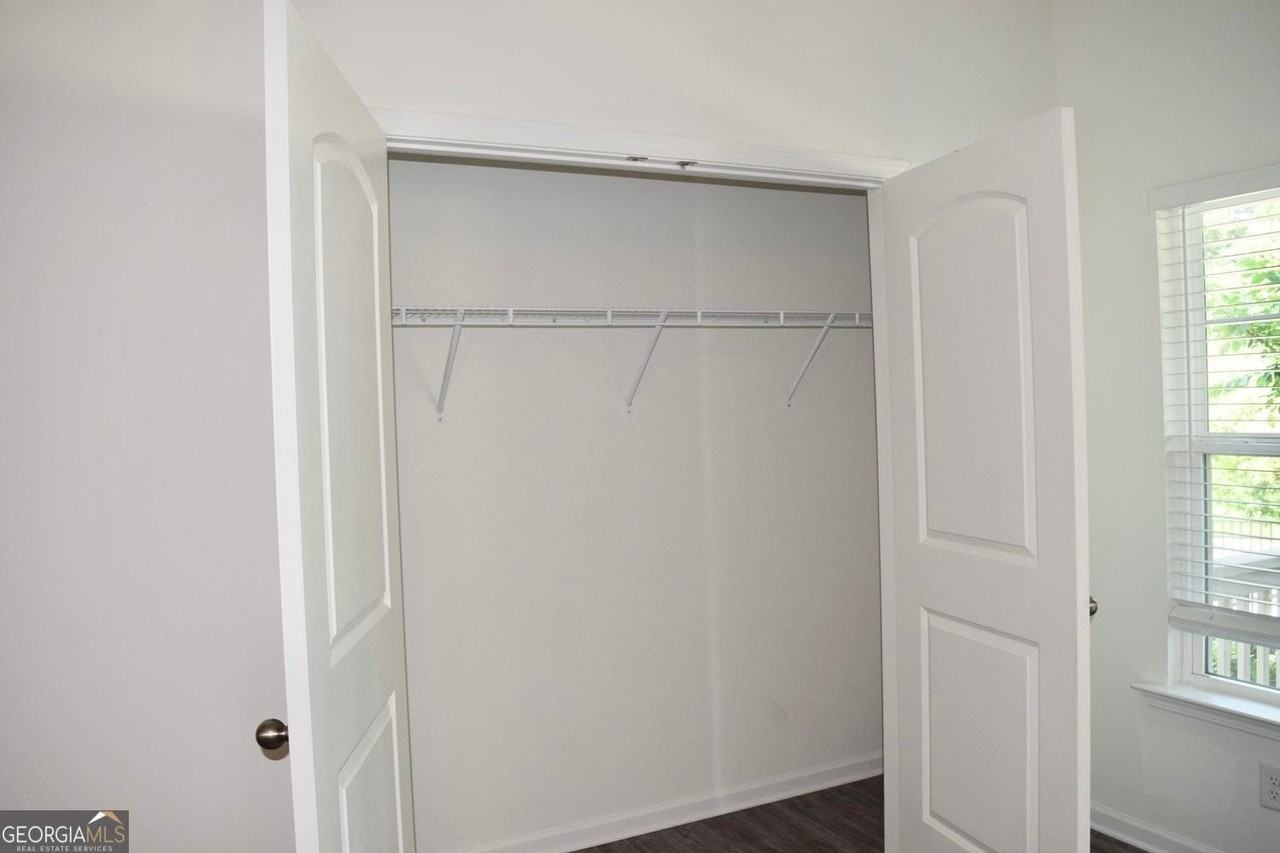 541 Ruths Dr - Photo 4 of 43