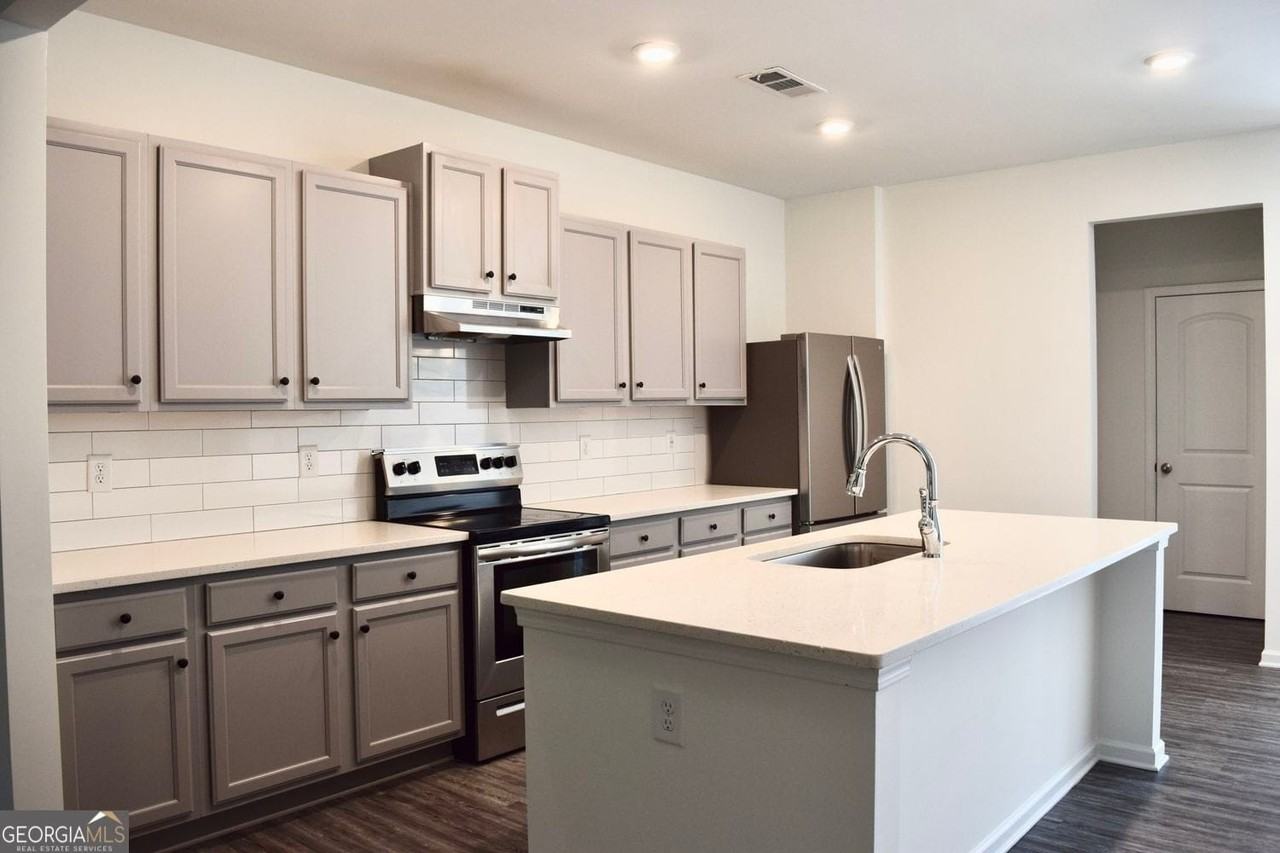 541 Ruths Dr - Photo 6 of 43