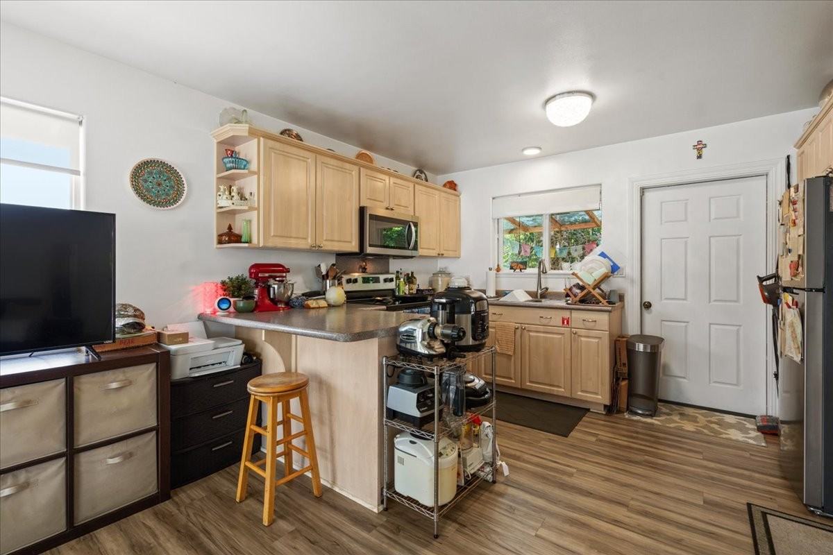 222 Hiolani St - Photo 7 of 18