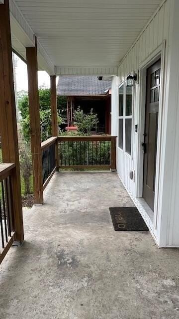 1707 S Beech St - Photo 4 of 30