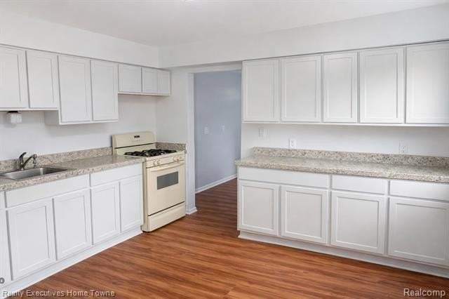 1381 E Chesterfield St - Photo 2 of 10