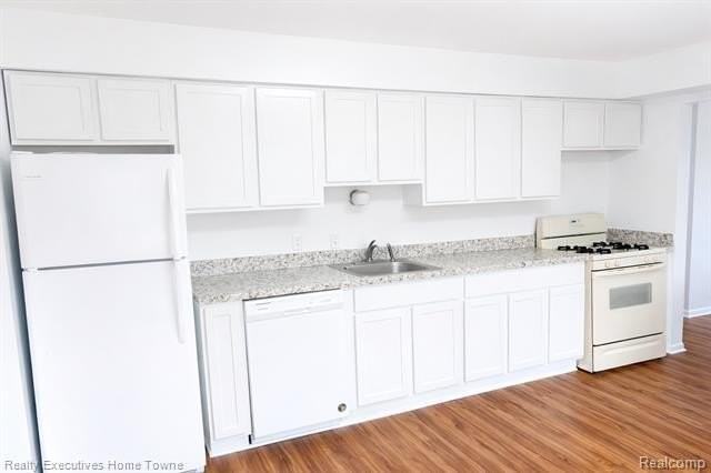 1381 E Chesterfield St - Photo 3 of 10