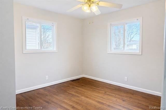 1381 E Chesterfield St - Photo 6 of 10