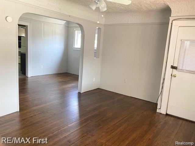 23360 Carlisle Ave - Photo 4 of 12