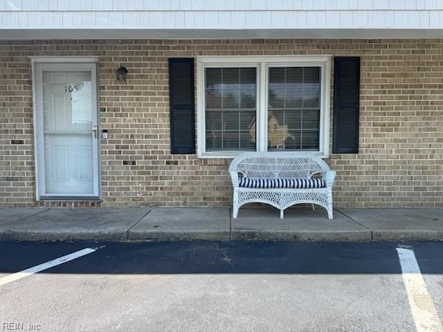 598 Pinewood Dr #105 - Photo 3 of 7