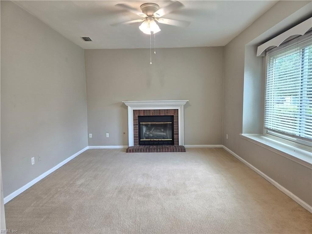 636 Creekwood Dr - Photo 4 of 28