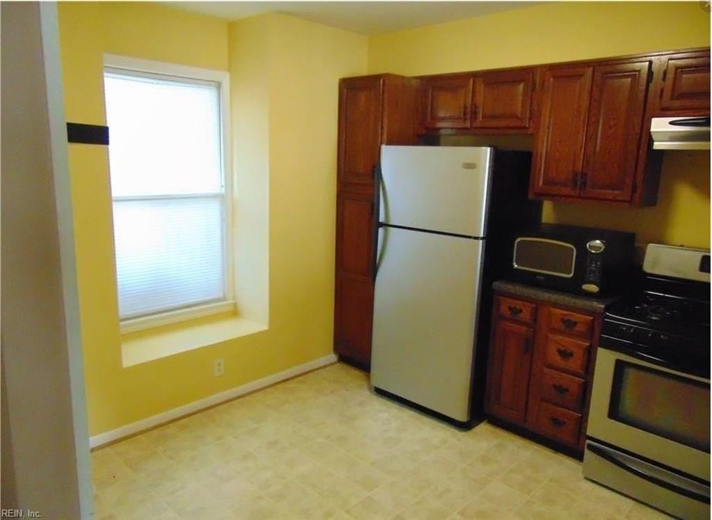 125 Wexford Dr E - Photo 3 of 27