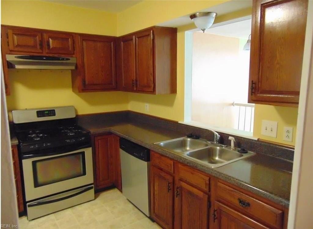 125 Wexford Dr E - Photo 4 of 27