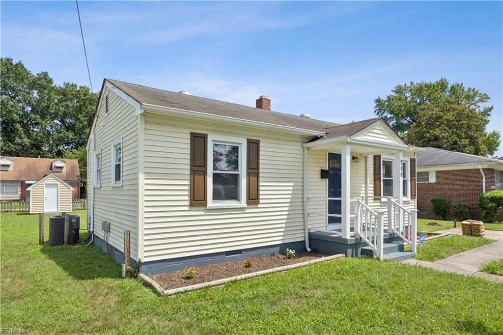 209 Woodstock St - Photo 2 of 27