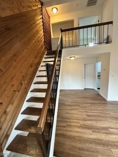 458 Falling Ln - Photo 5 of 13