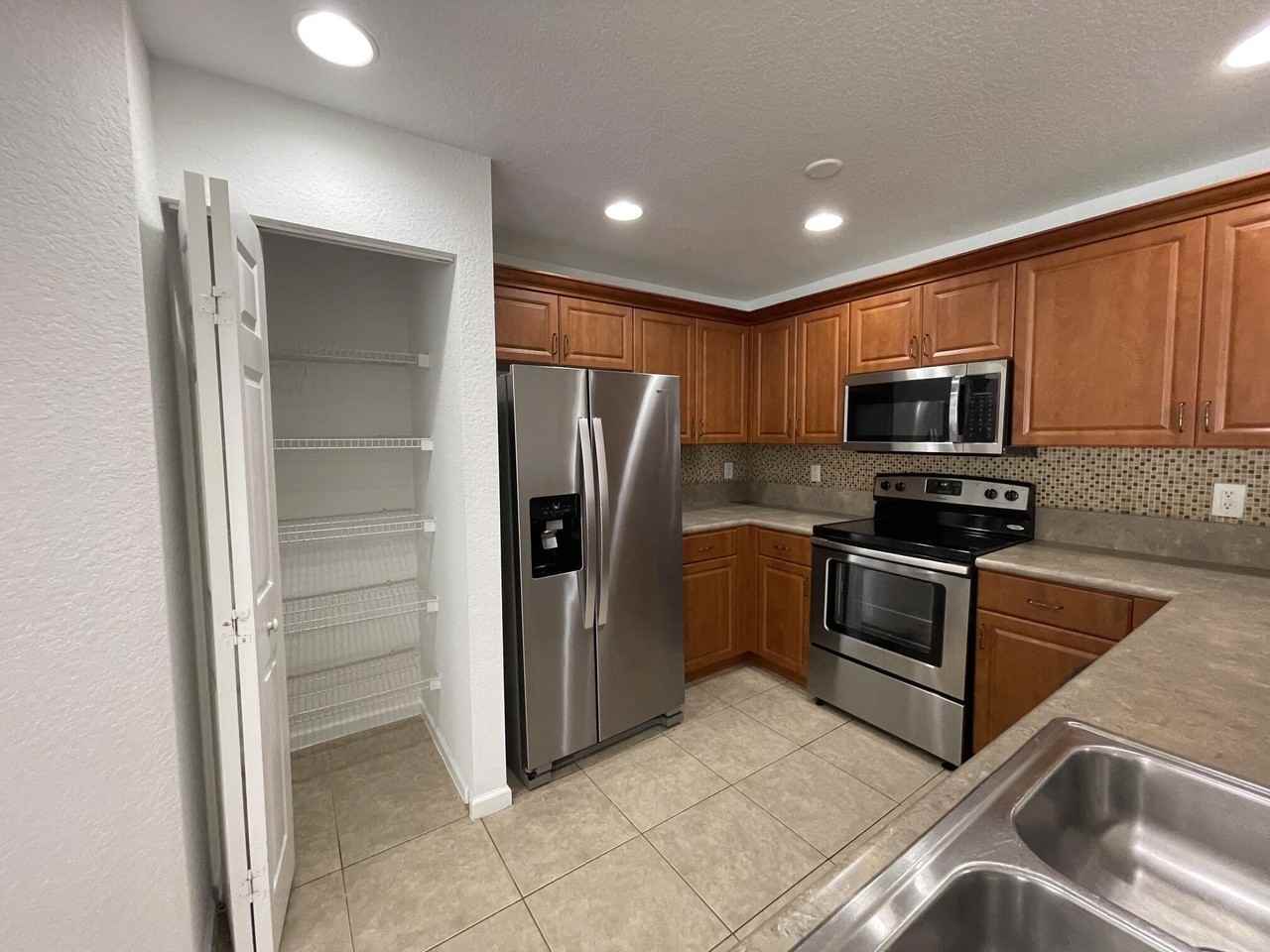 6655 Duval Ave - Photo 4 of 41