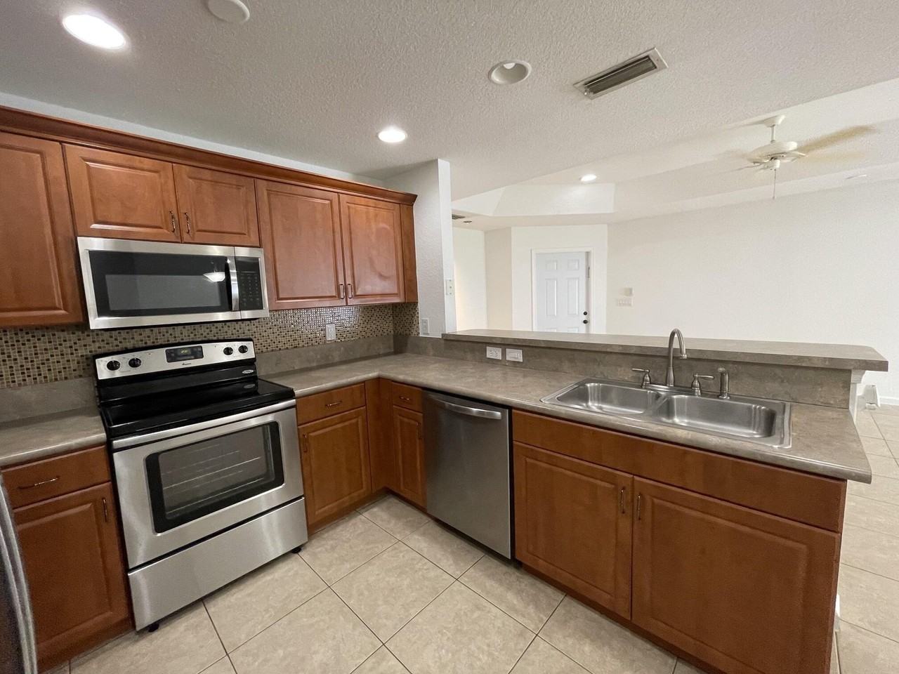 6655 Duval Ave - Photo 5 of 41
