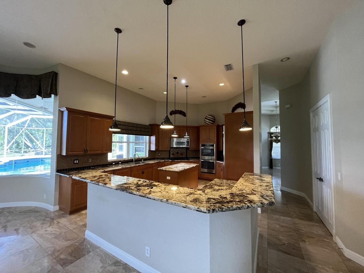 Nw 47th Dr - Photo 4 of 7