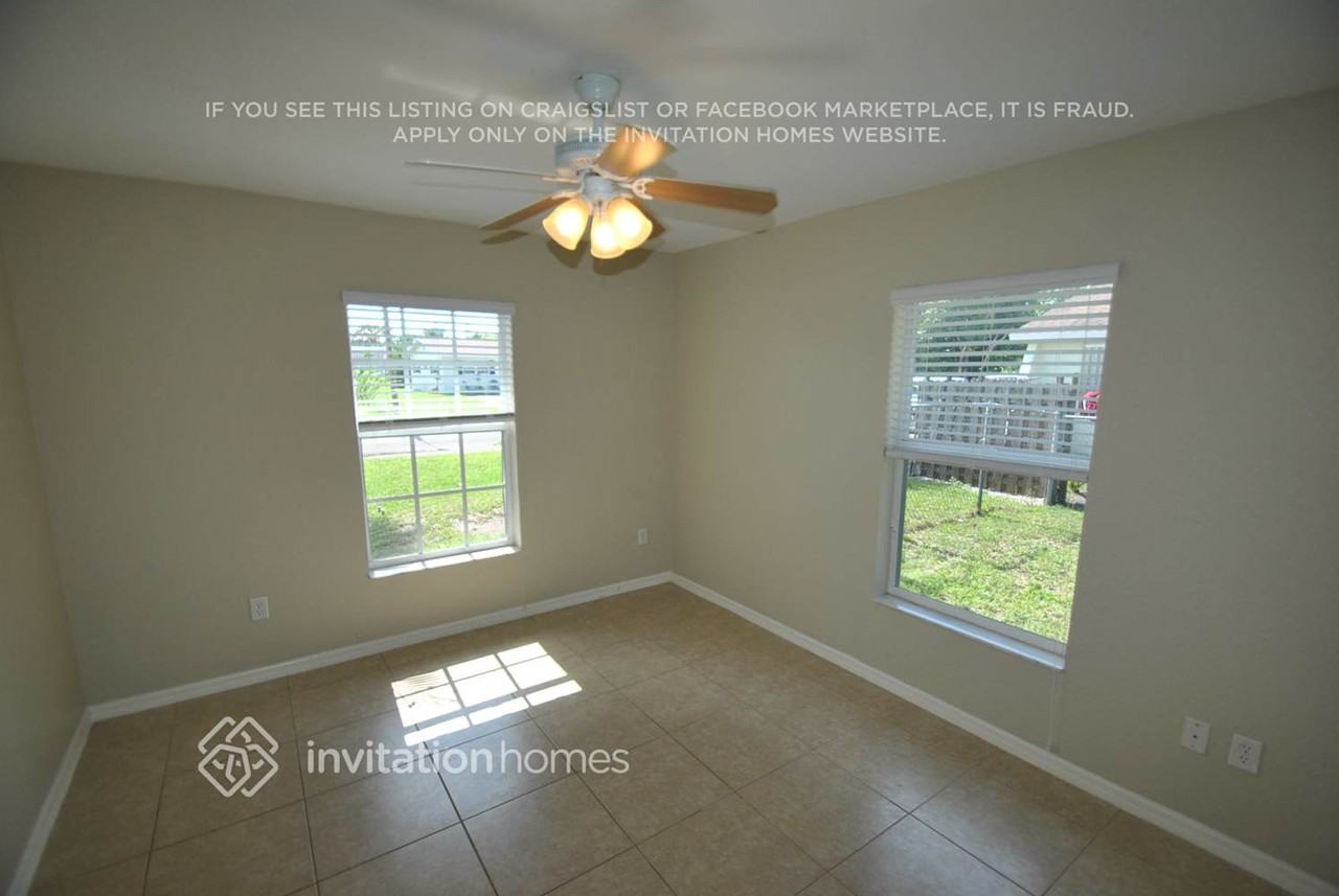 1660 E Breezy Ln - Photo 6 of 9