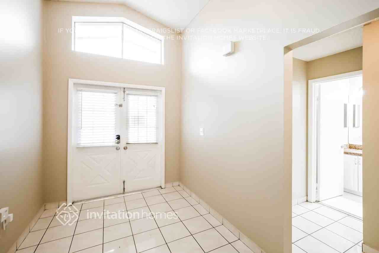 10061 Sw 222nd St - Photo 3 of 17