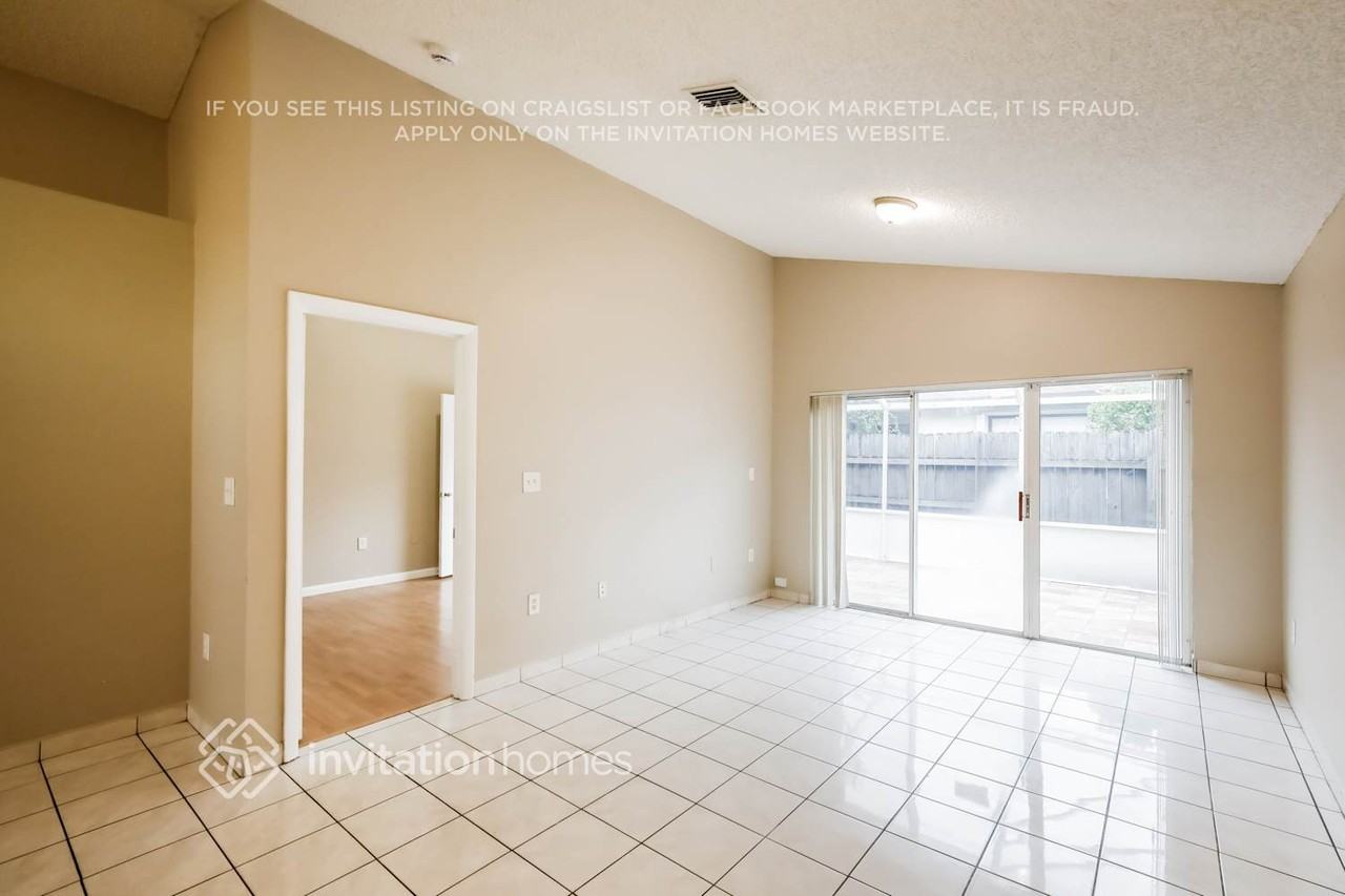 10061 Sw 222nd St - Photo 5 of 17