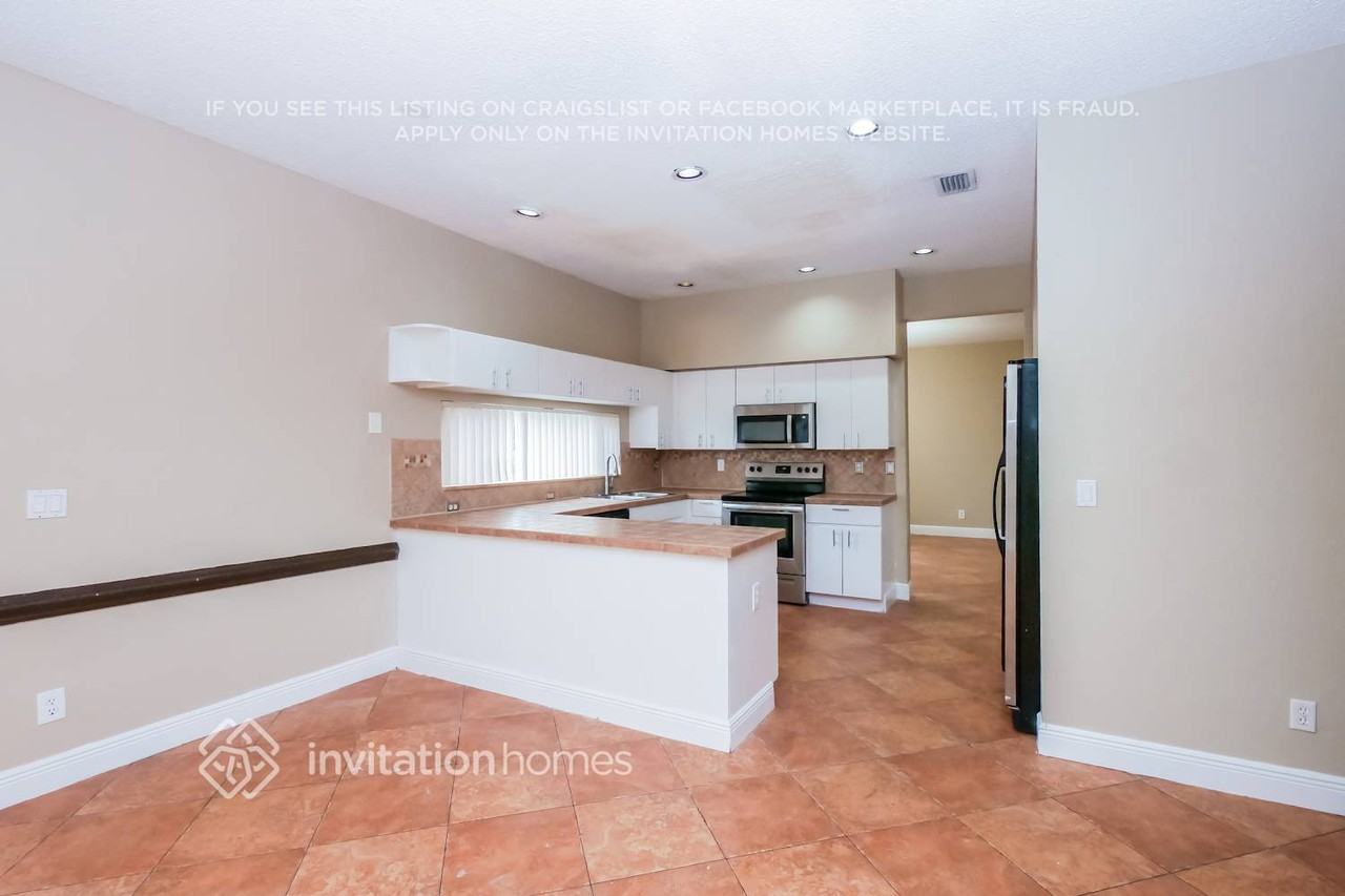 10225 Panama St - Photo 7 of 18