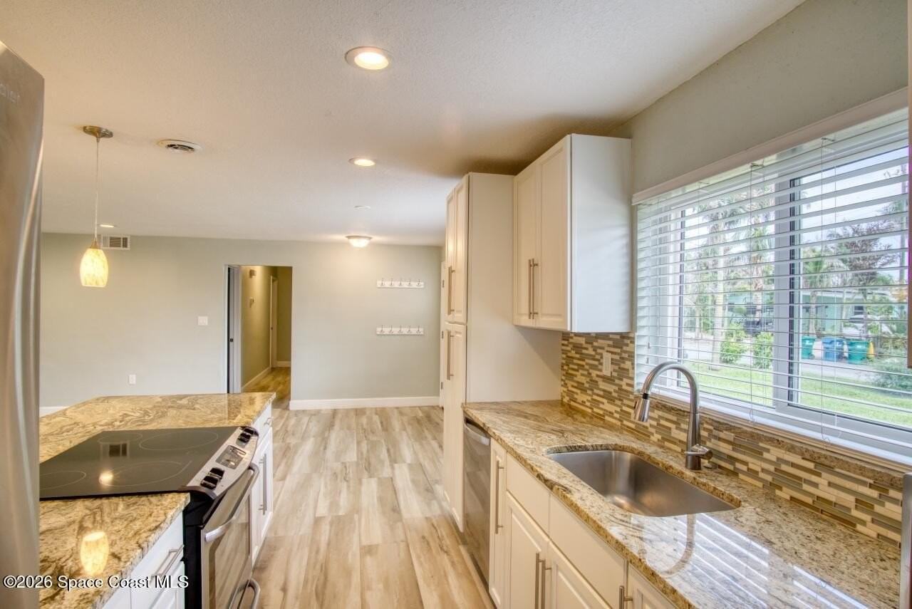 341 W Arlington St - Photo 6 of 24