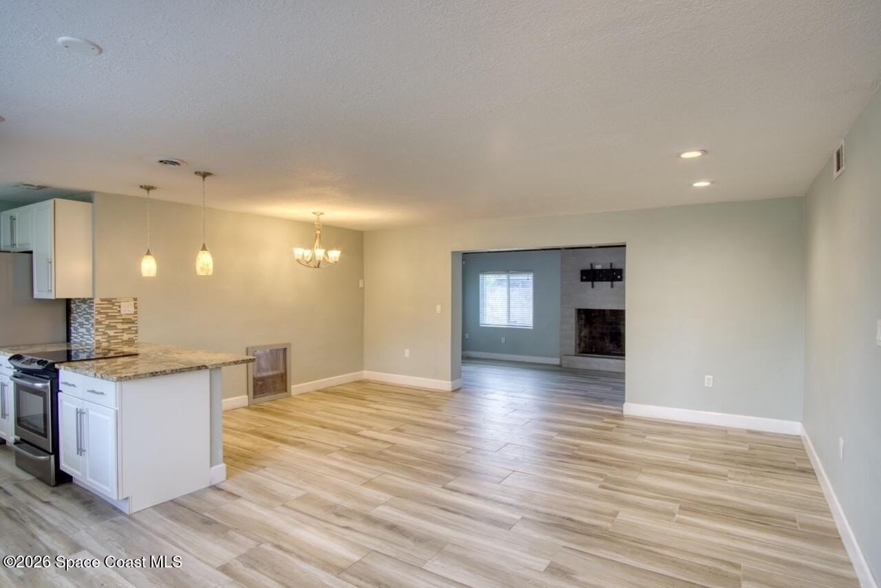 341 W Arlington St - Photo 7 of 24