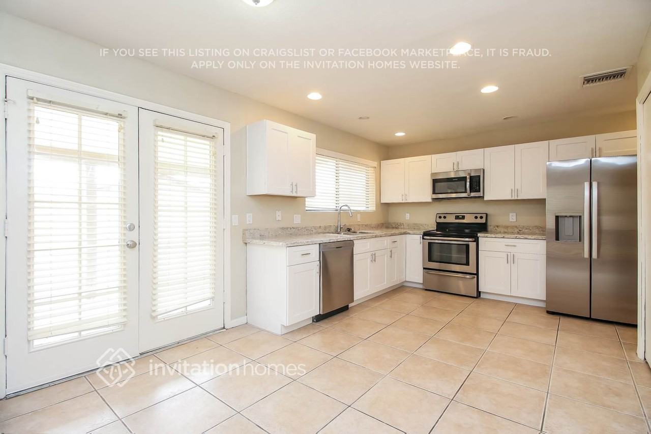 1254 E Indigo St - Photo 7 of 17