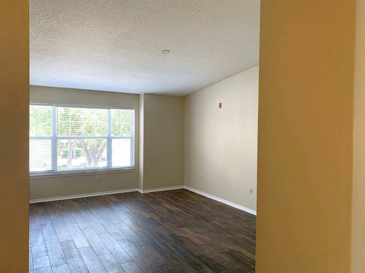 19207 Harbour Vista Cir - Photo 4 of 28