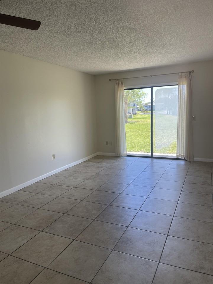 700 W Pope Rd #A7 - Photo 4 of 9